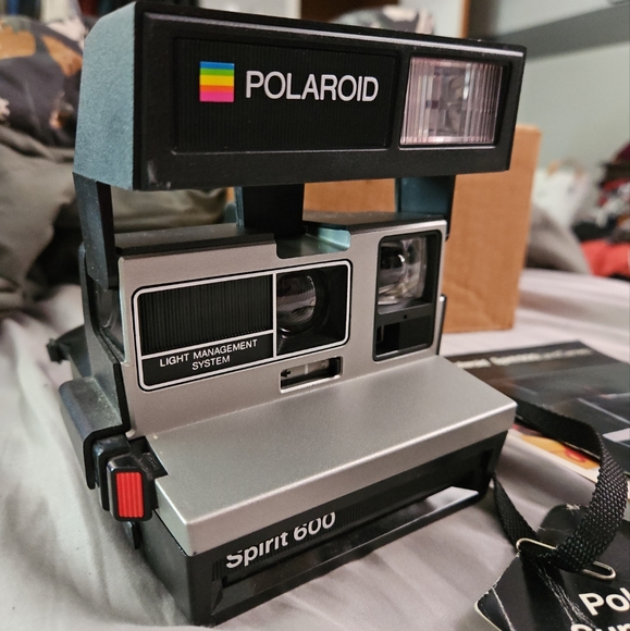 Polaroid LMS 600 Film Camera - Picture 4 of 8